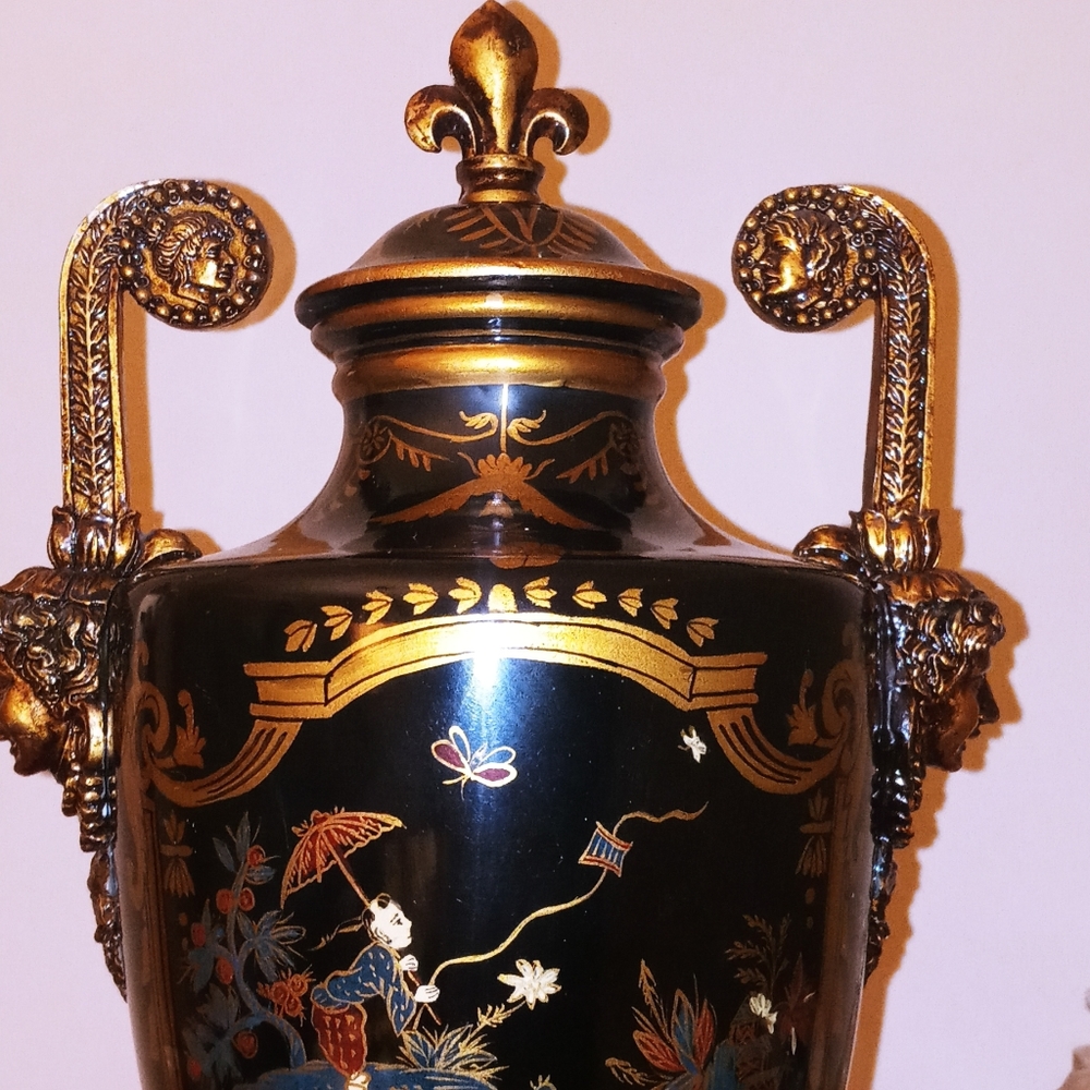 Vase - Picture 4 of 7